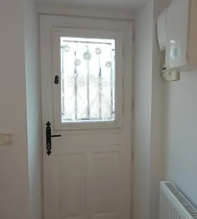 Studio Meuble A Bougival Centre Apartament